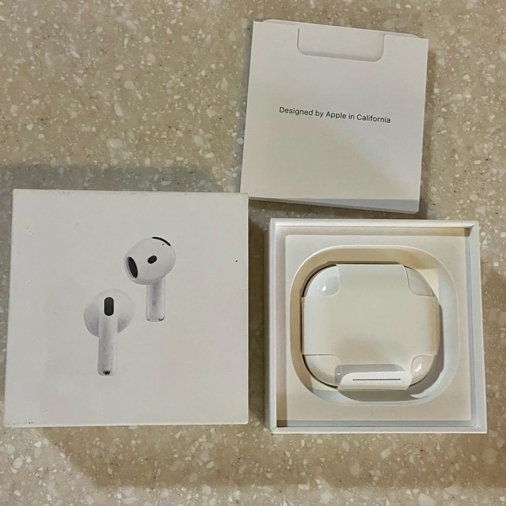 Apple AirPods 4 Case with Boxes - White